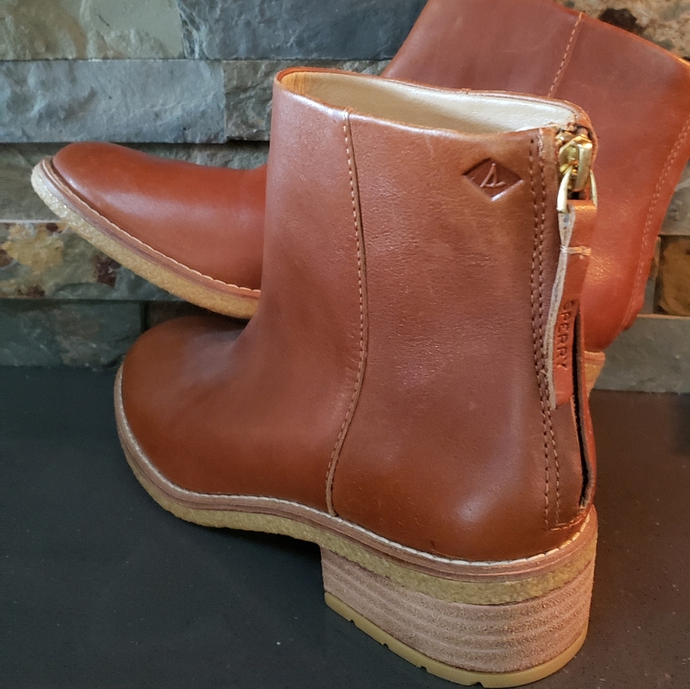 Sperry Leather Boots NEW! size 5.5
